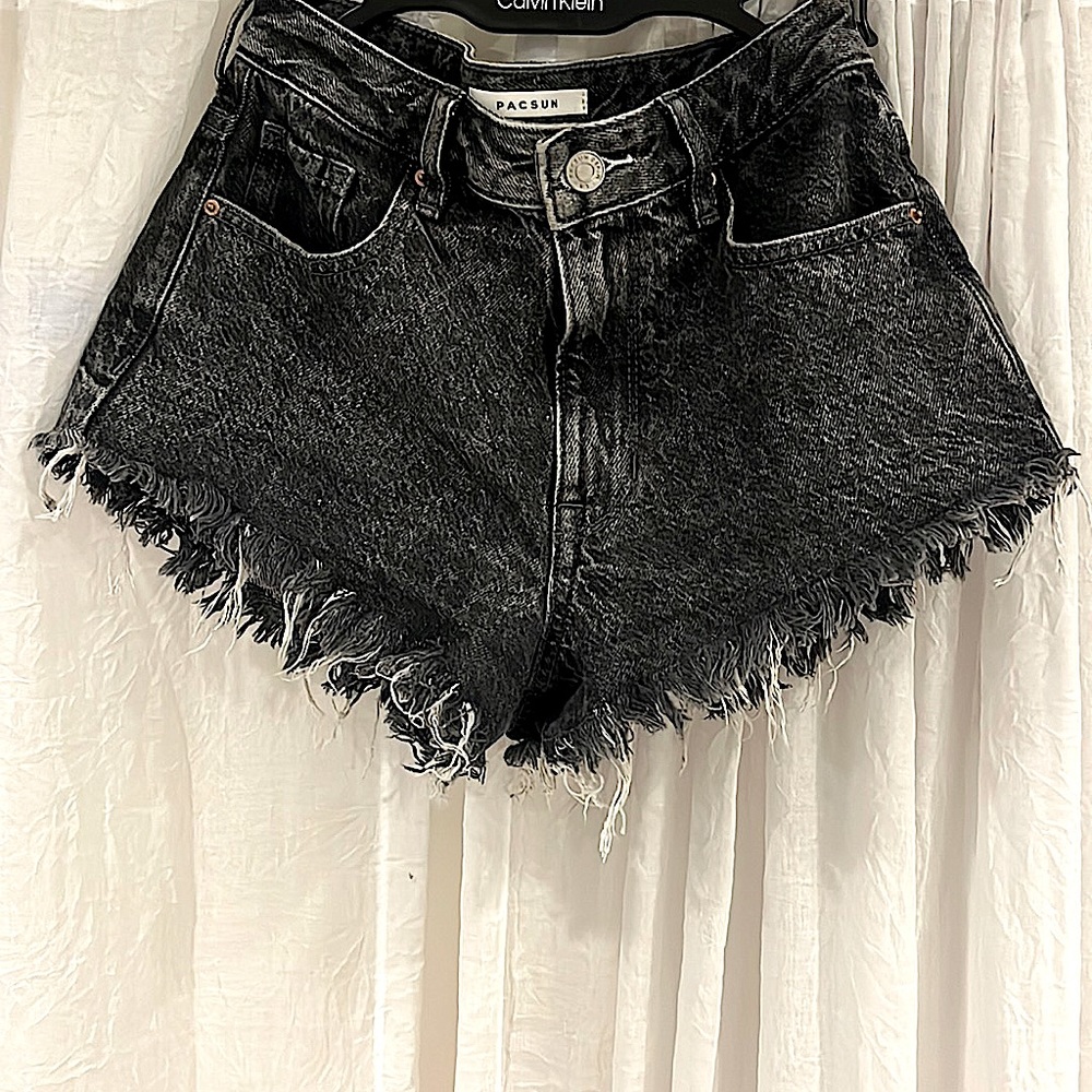 Pacsun distressed black jeans shorts